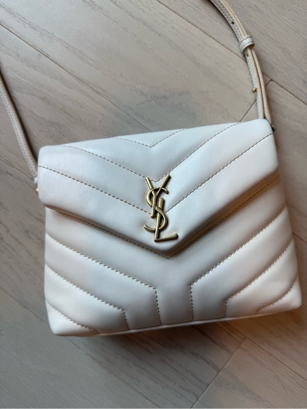 Saint Laurent ‘Loulou’ white chevron-quilted leather handbag